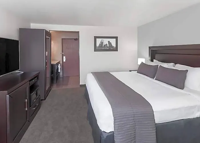 Baymont By Wyndham 3* Glenview