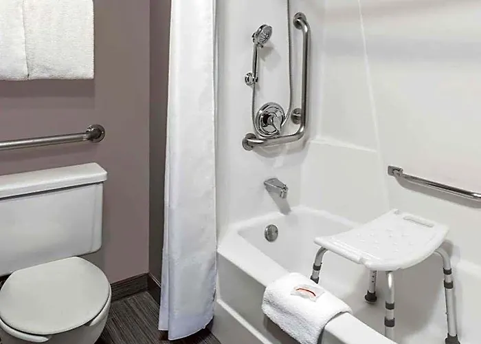Baymont By Wyndham 3* Glenview