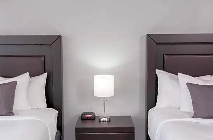 Baymont By Wyndham Hotel Glenview
