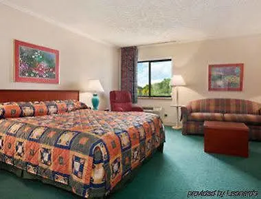 Baymont By Wyndham Hotel Glenview