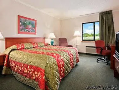 Hotel Baymont By Wyndham Glenview